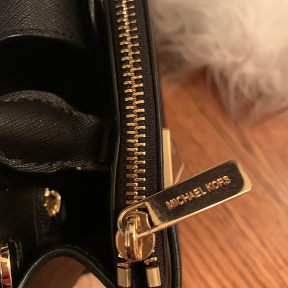 Micheal Kors bag - Picture 7 of 10